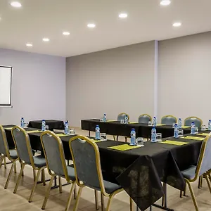 Exe Barcelona Gate 4* Сан-Жоан-Деспи